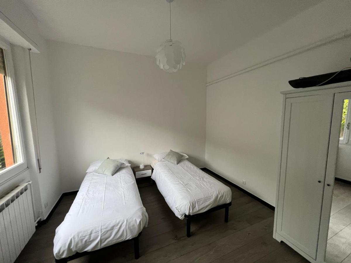 Villa Silvia, Indipendente Con Giardino Privato E Garage 瓦拉泽 外观 照片