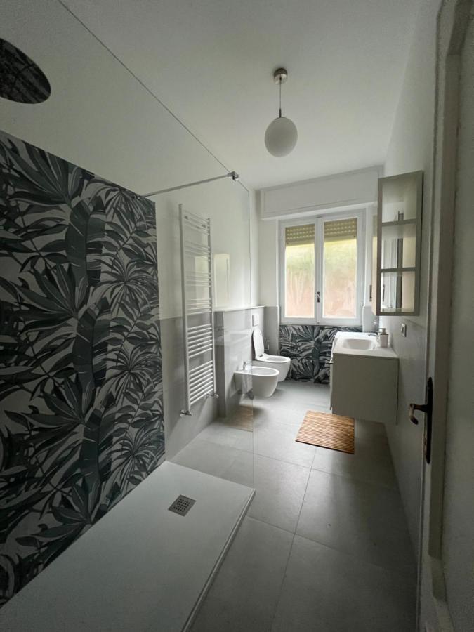 Villa Silvia, Indipendente Con Giardino Privato E Garage 瓦拉泽 外观 照片