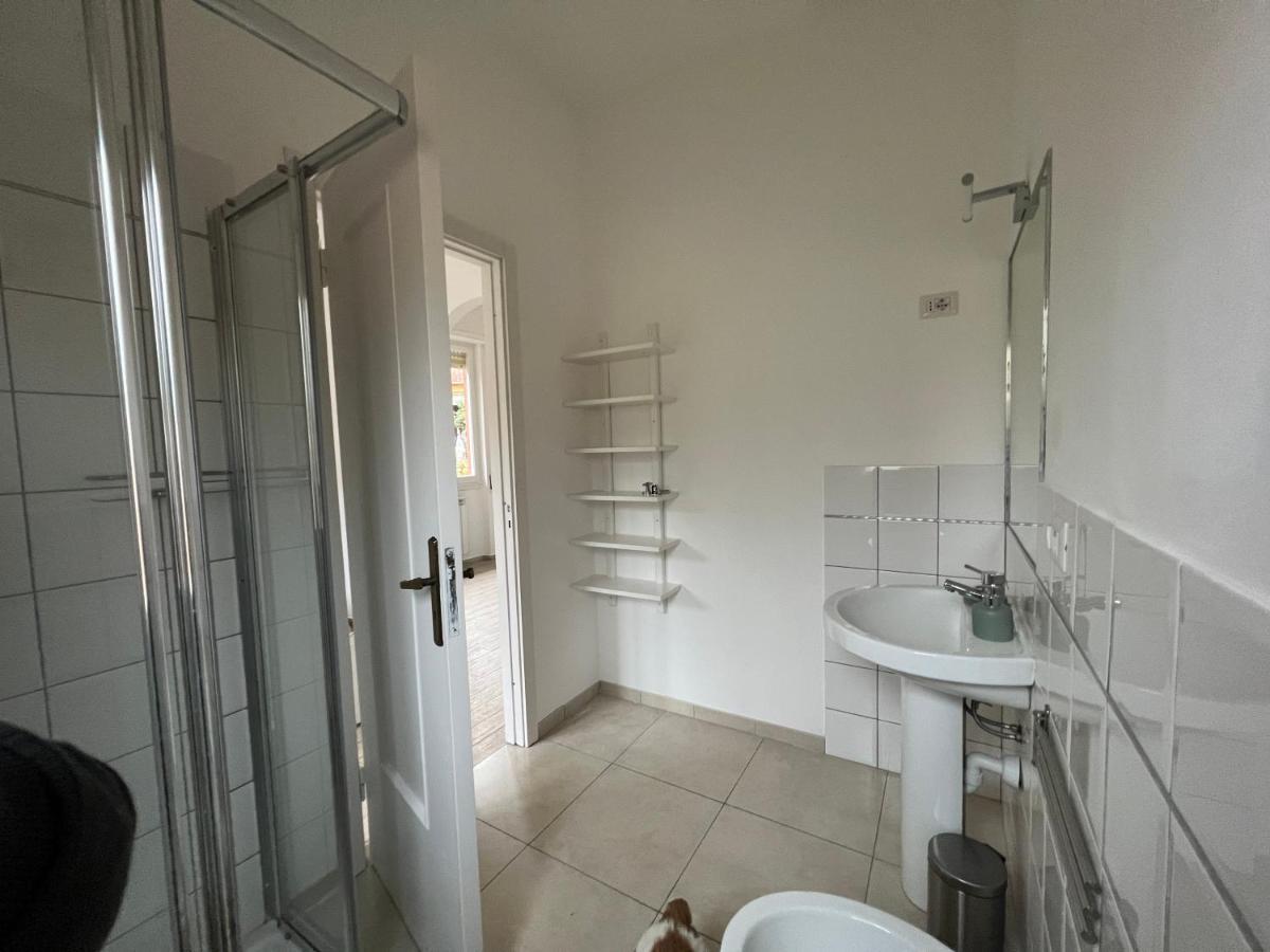 Villa Silvia, Indipendente Con Giardino Privato E Garage 瓦拉泽 外观 照片