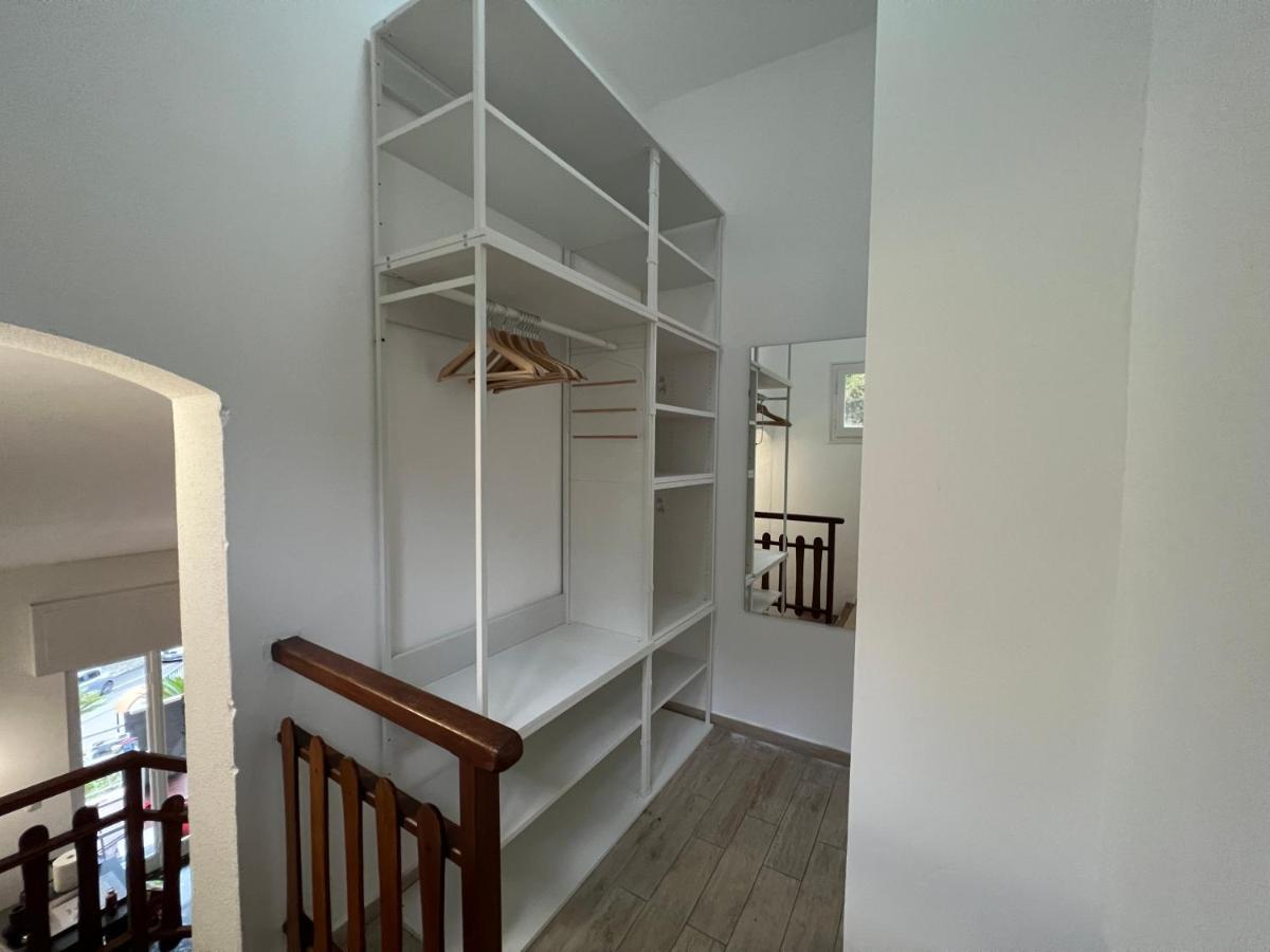 Villa Silvia, Indipendente Con Giardino Privato E Garage 瓦拉泽 外观 照片