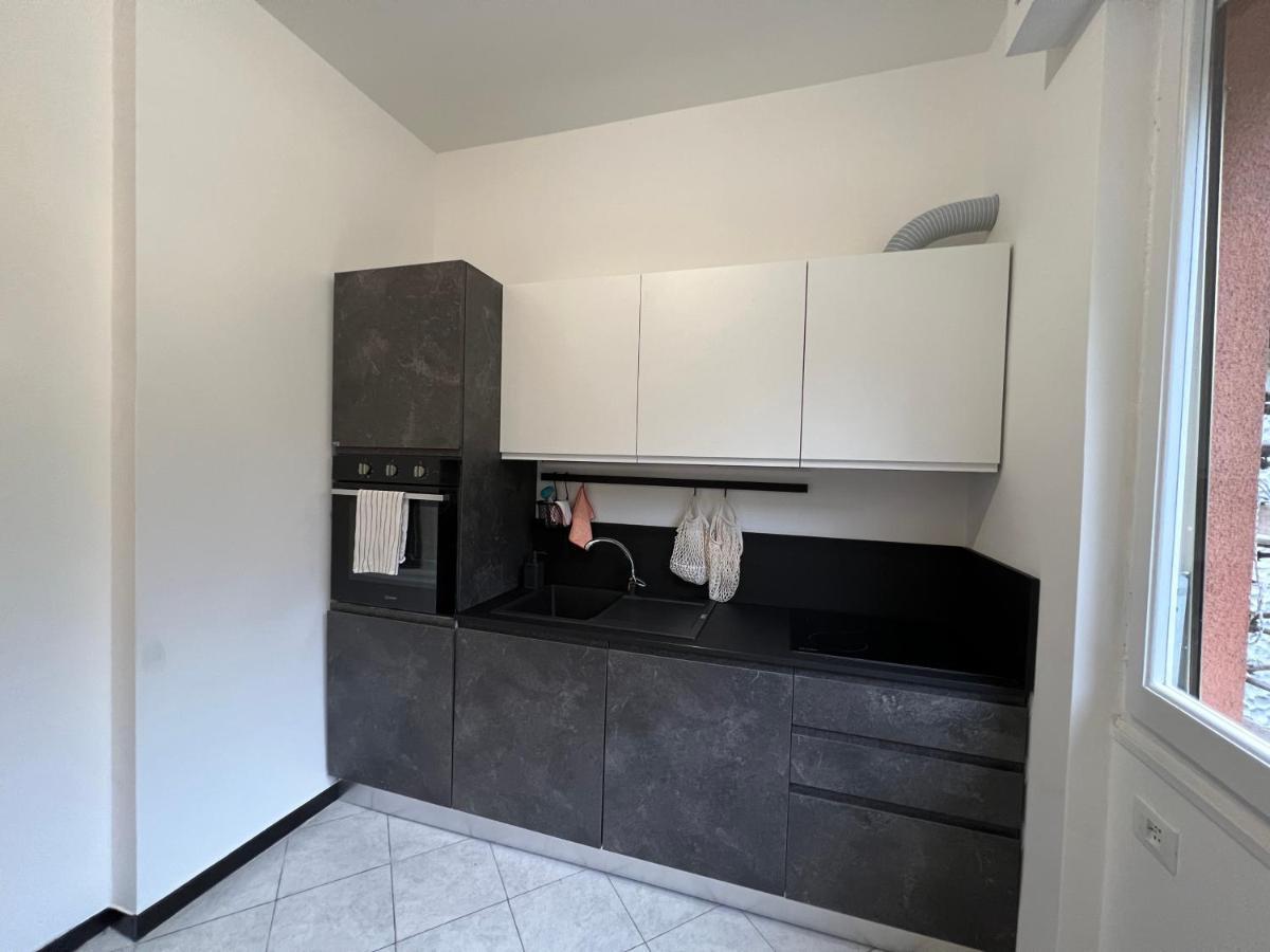 Villa Silvia, Indipendente Con Giardino Privato E Garage 瓦拉泽 外观 照片